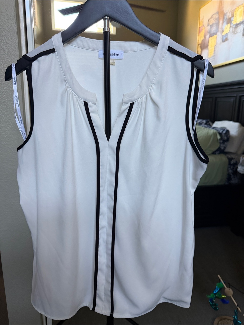 Calvin Klein Men’s White Casual Button-Down Shirt